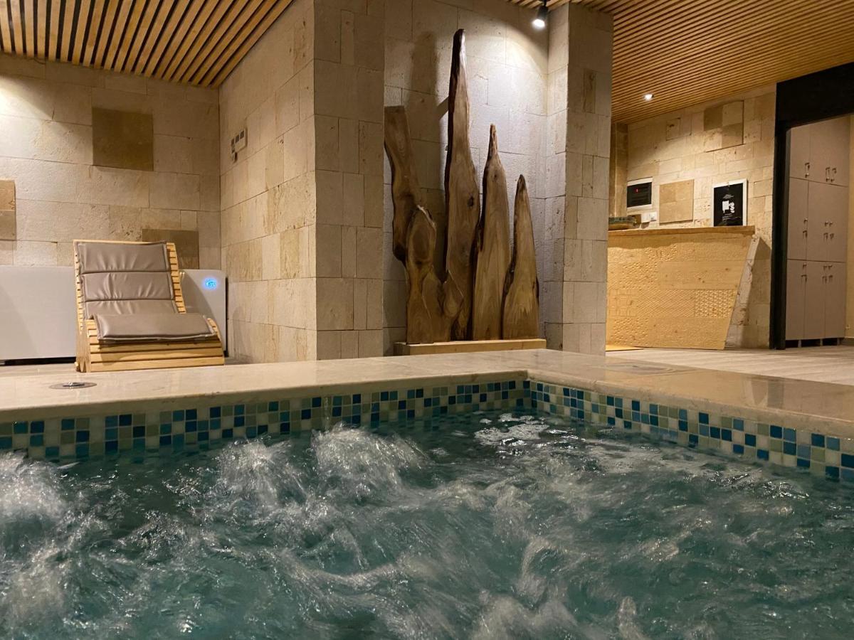 Eter Hotel Golem  Eksteriør billede